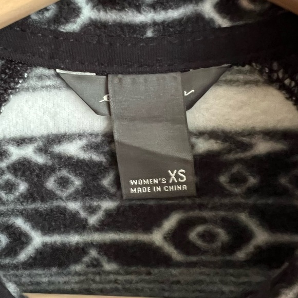 EDDIE BAUER | Lightweight Aztec Print Fleece Half Zip Sz XS - Picture 7 of 8